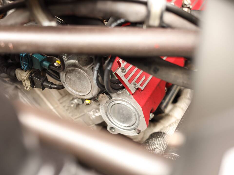 Image 33/93 of Ferrari F 355 Berlinetta (1997)