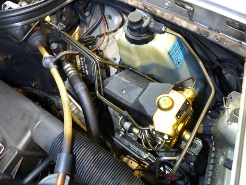 Imagen 69/72 de Mercedes-Benz 250 TD (1991)