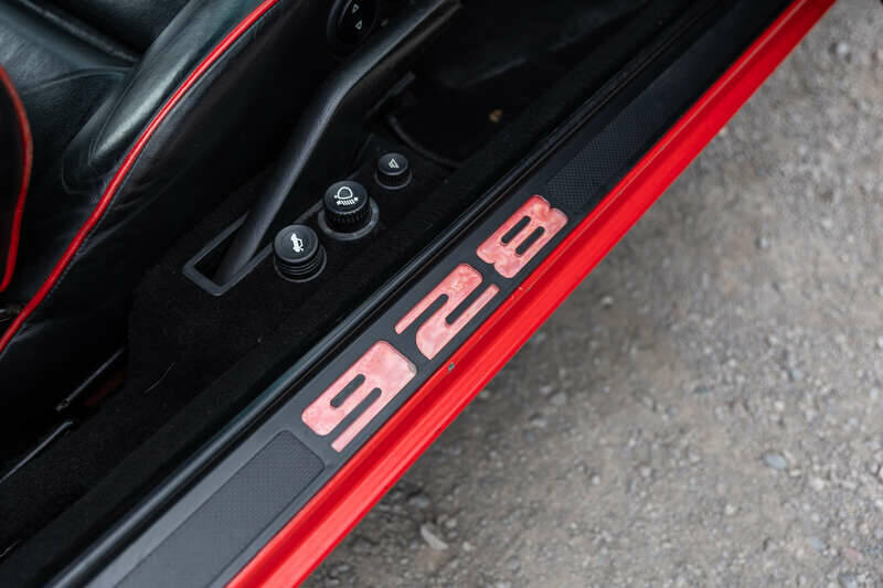Image 40/50 of Porsche 928 S (1986)