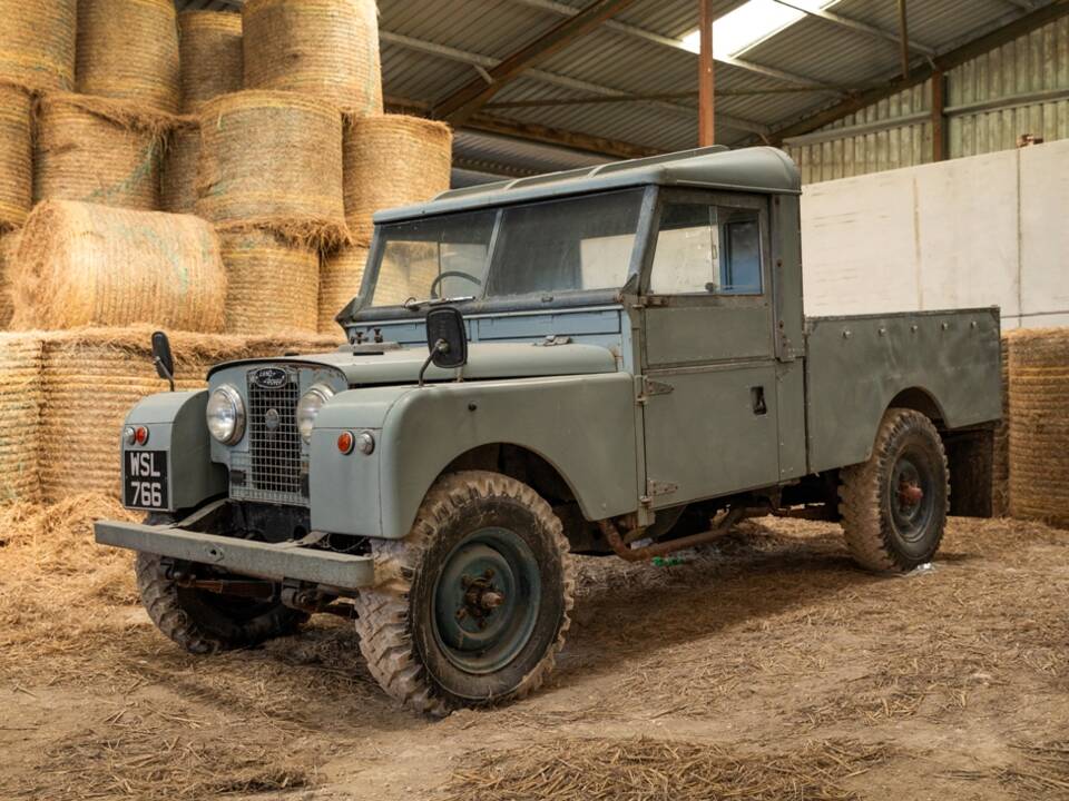 Image 2/14 of Land Rover 109 (1957)
