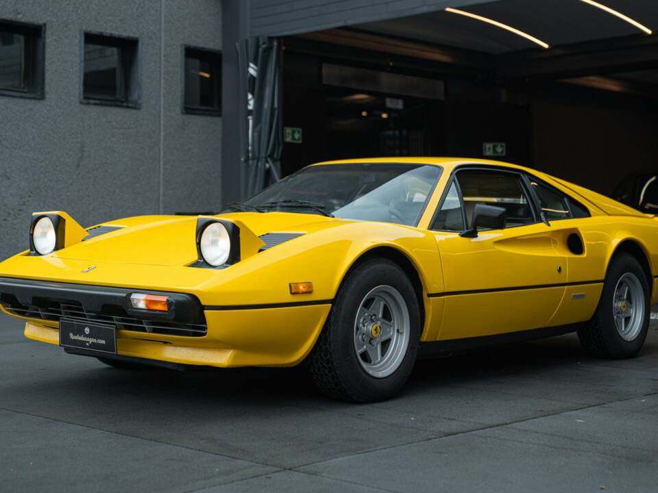 Immagine 2/50 di Ferrari 308 GTBi (1981)