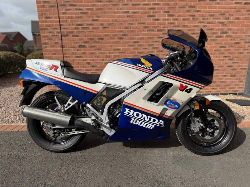 Bild 1/43 von Honda VF 1000RG (1988)