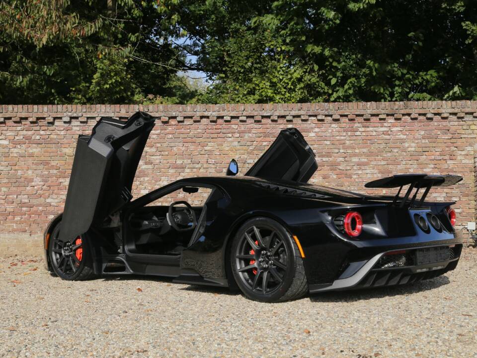 Image 2/50 of Ford GT Carbon Series (2021)