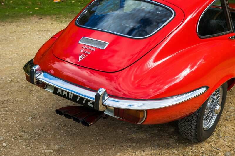 Image 15/50 of Jaguar E-Type V12 (2+2) (1971)