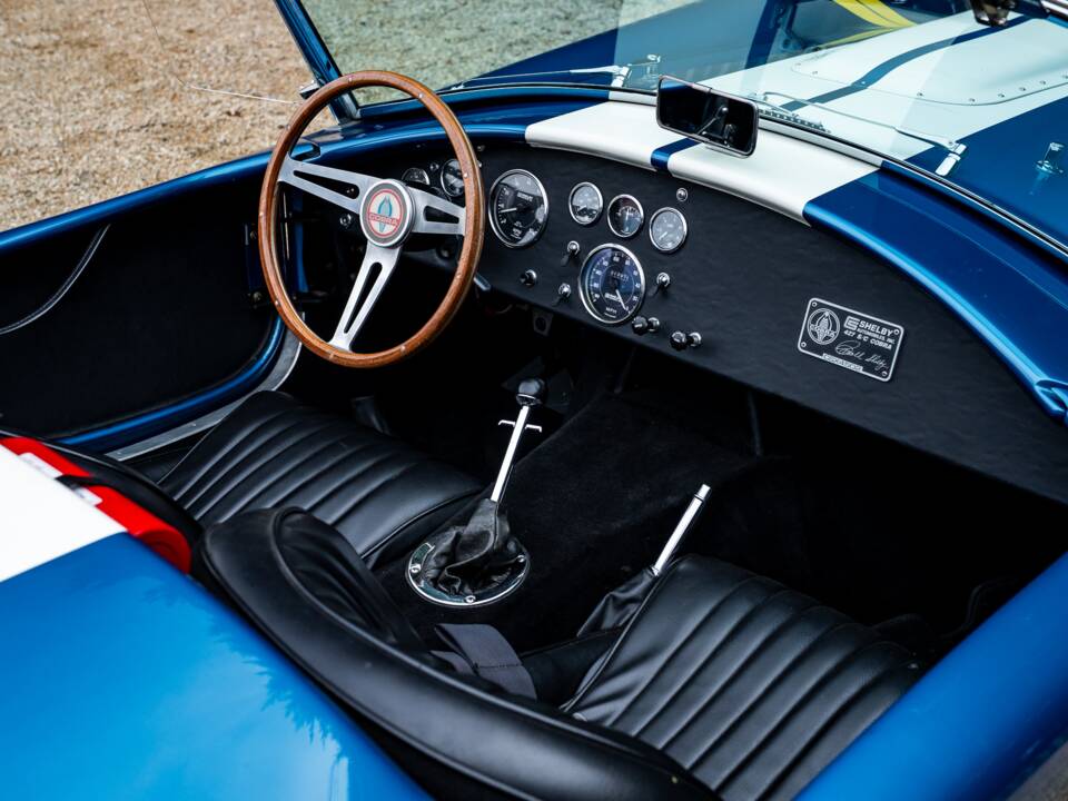 Image 25/33 of AC Cobra 427 (1965)