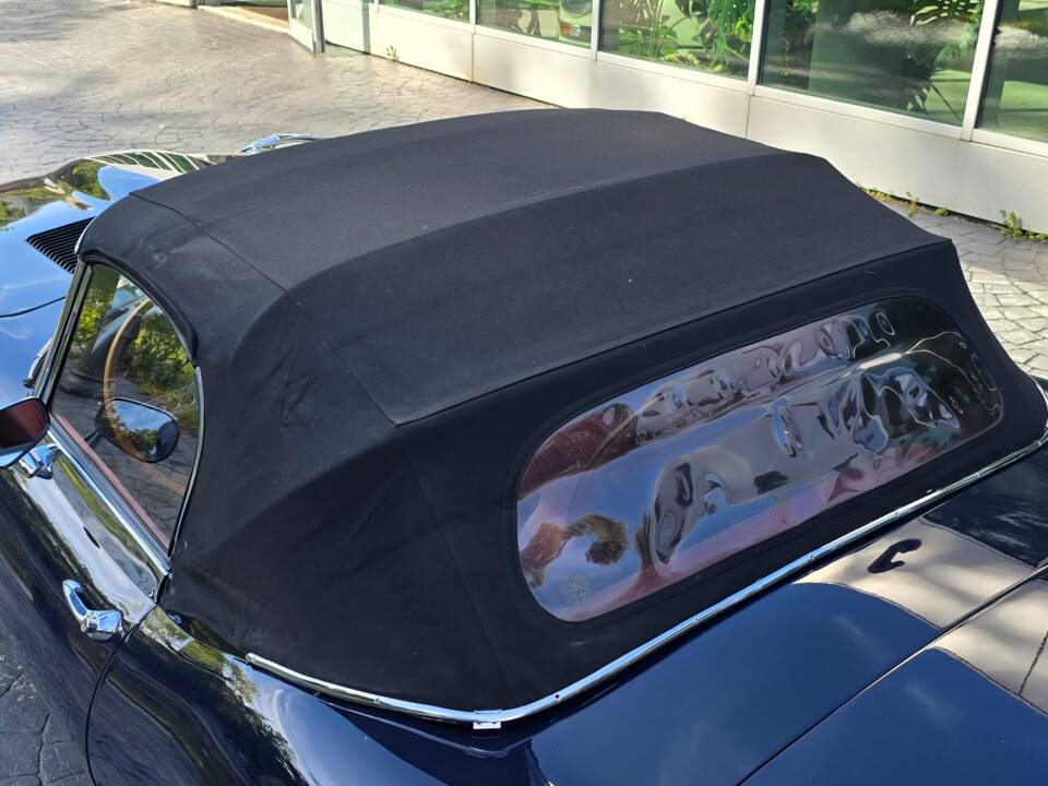 Bild 13/18 von Jaguar E-Type (1969)