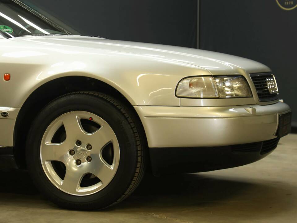 Immagine 12/50 di Audi A8 4.2 quattro (1995)