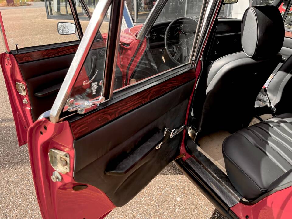 Image 22/53 de Rover 3500 S (1975)