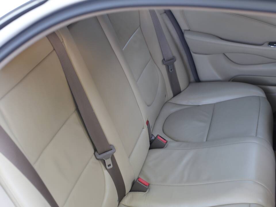 Imagen 54/77 de Jaguar XJ 8 4.2 (2005)