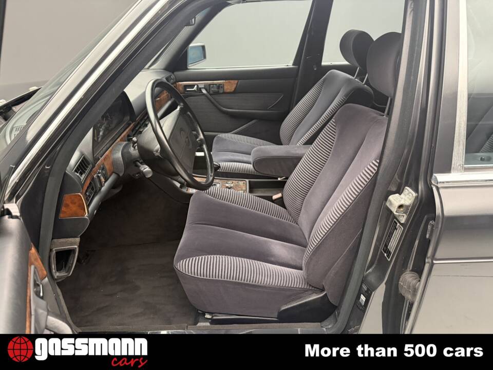 Bild 9/15 von Mercedes-Benz 560 SEL (1990)