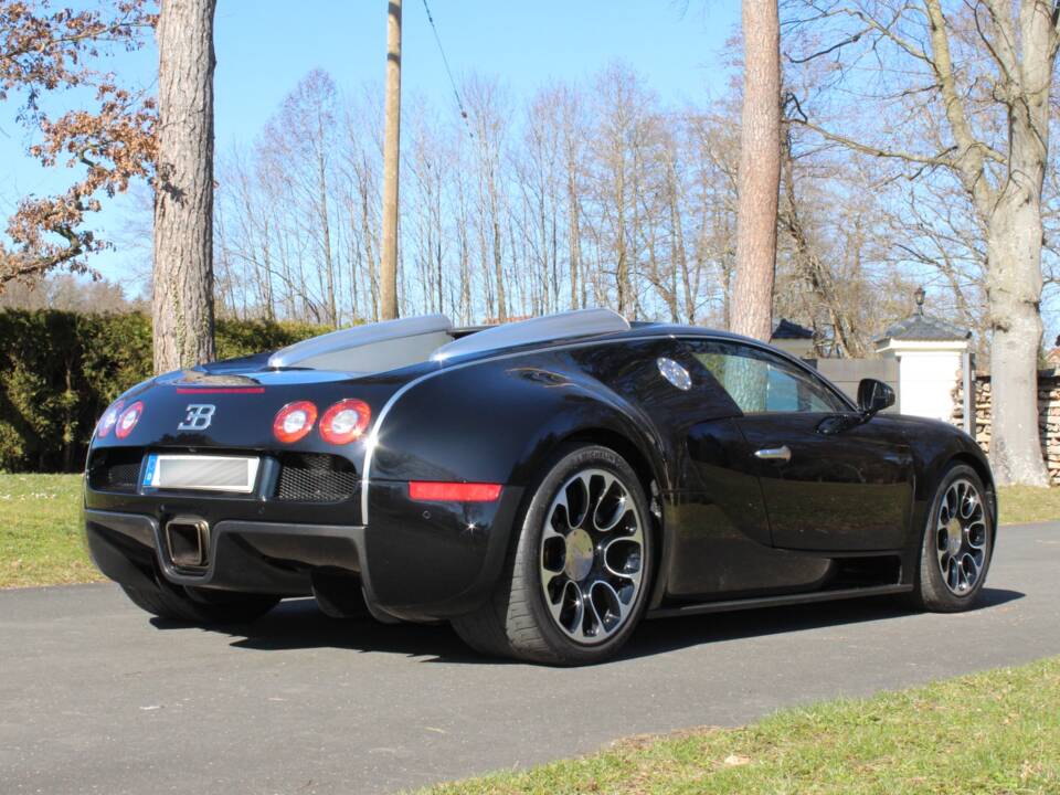 Immagine 6/18 di Bugatti Grand Sport (2011)