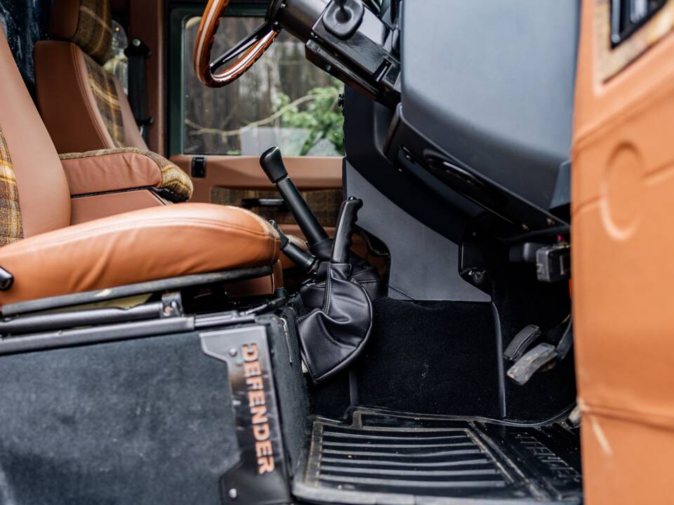 Bild 37/45 von Land Rover Defender 110 (2015)