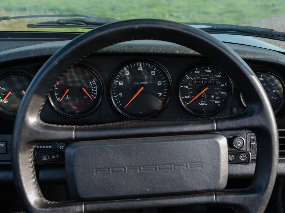 Bild 34/56 von Porsche 911 Carrera 4 (1990)