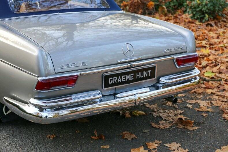 Image 28/50 of Mercedes-Benz 220 SE Cabriolet (1966)