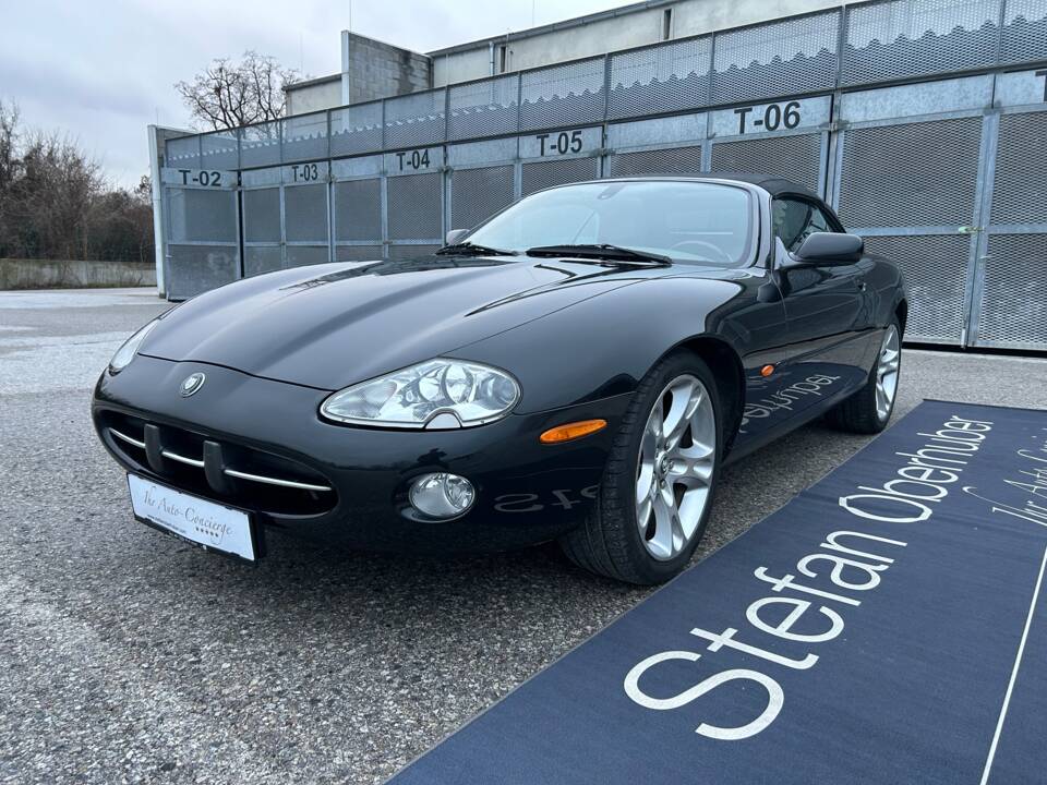 Imagen 20/35 de Jaguar XK8 4.0 (2002)