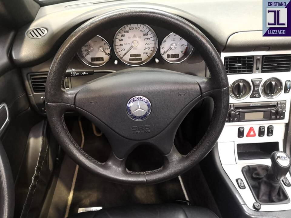 Image 37/72 de Mercedes-Benz SLK 200 Kompressor (2003)