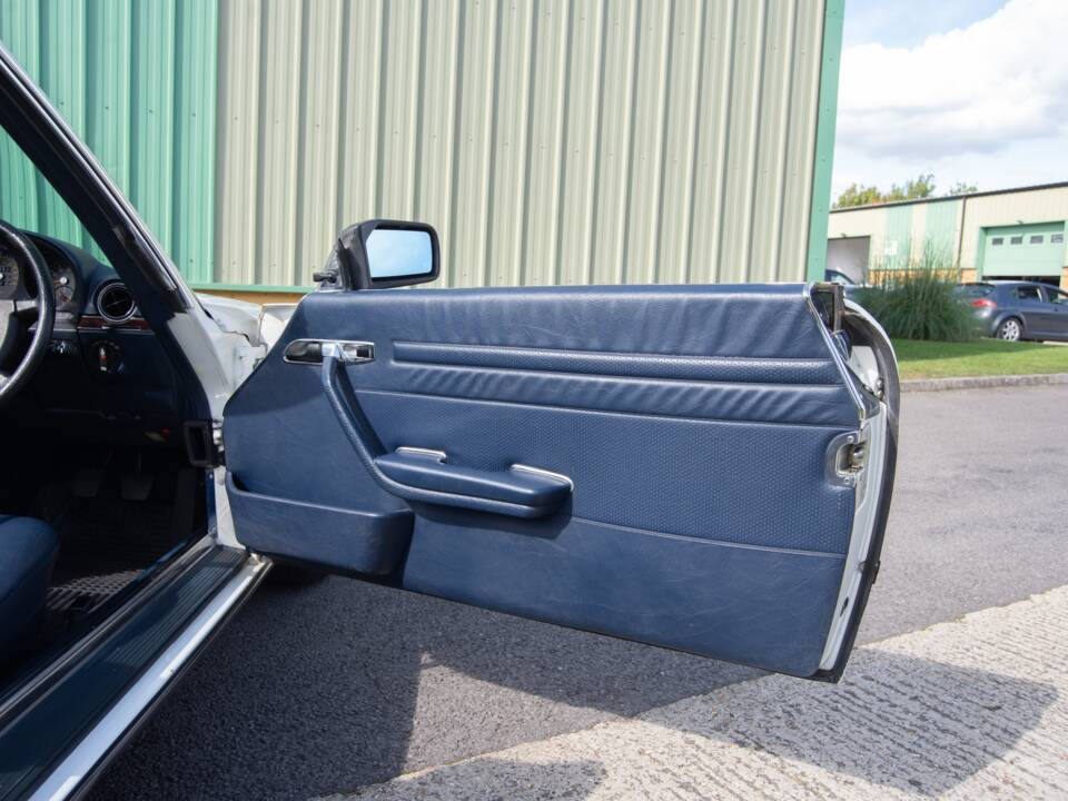 Afbeelding 24/35 van Mercedes-Benz 280 SL (1984)