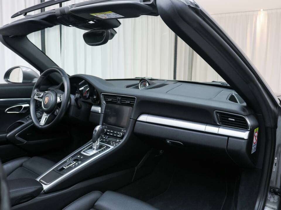 Image 8/20 of Porsche 911 Targa 4S (2016)