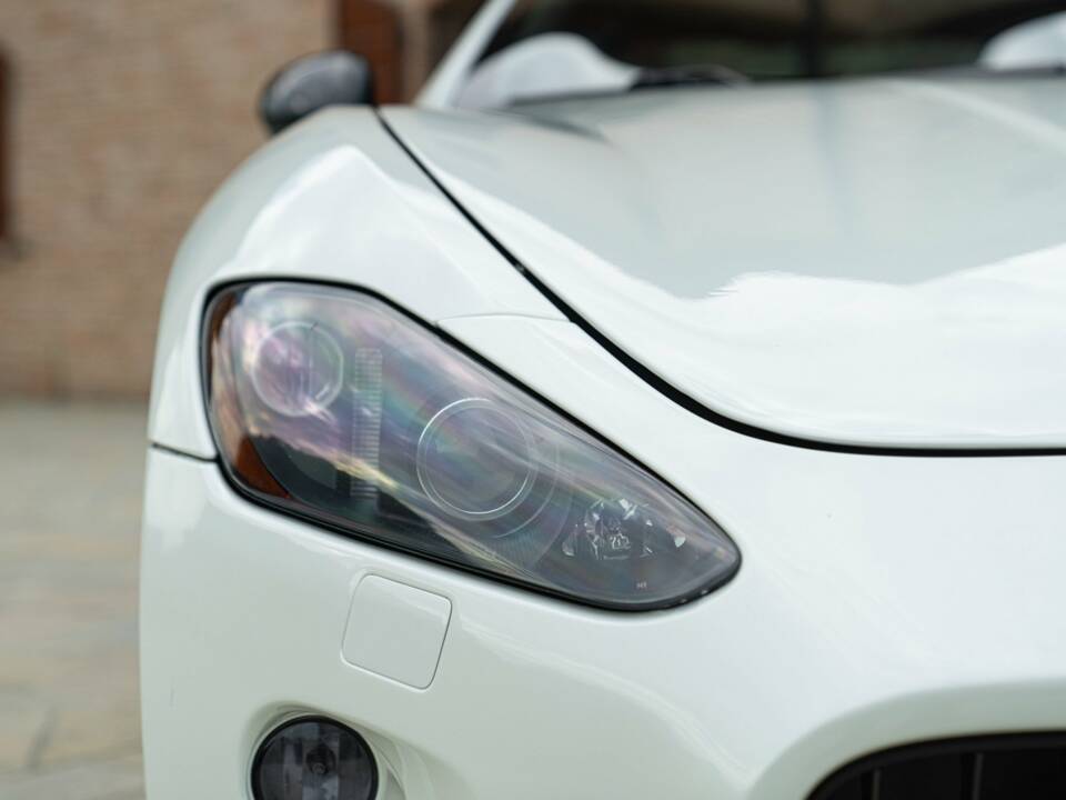 Bild 23/50 von Maserati GranTurismo 4.2 (2008)