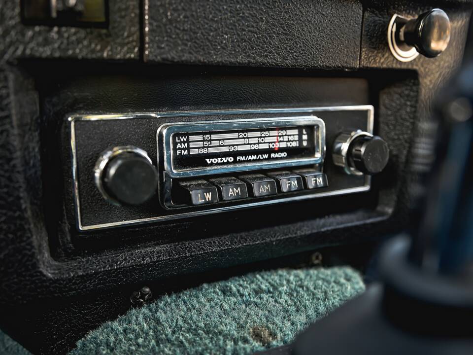 Image 26/38 de Volvo 244 DLS (1977)
