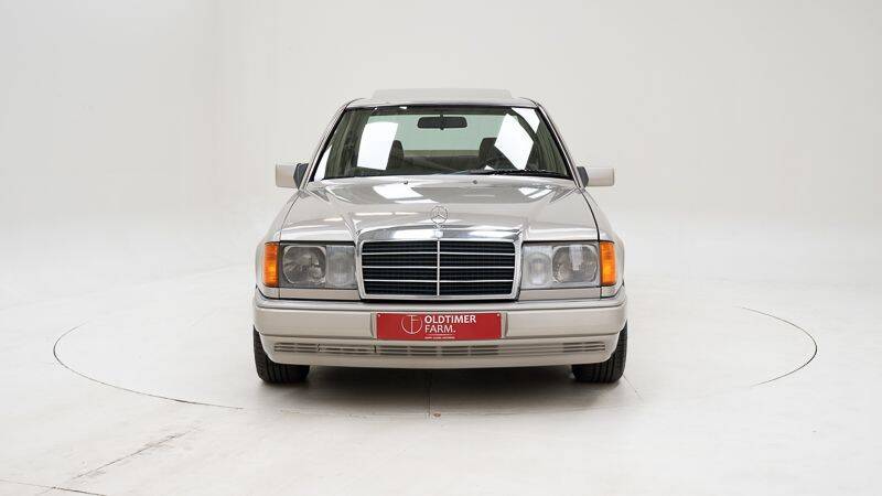 Bild 9/15 von Mercedes-Benz 300 E (1992)