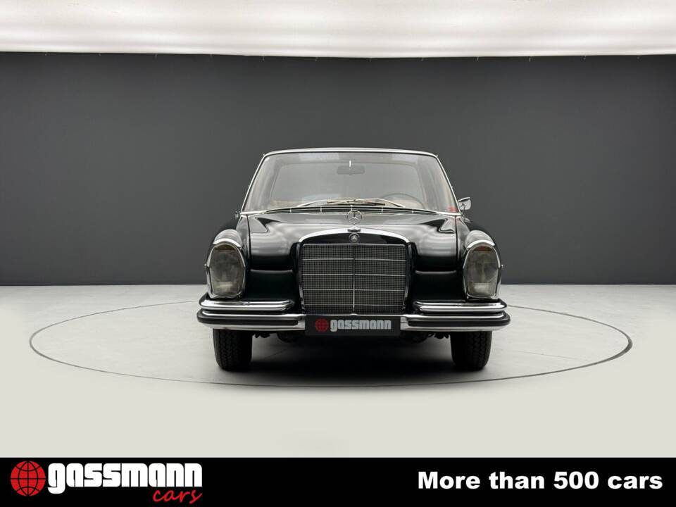 Image 2/15 of Mercedes-Benz 250 SE (1967)