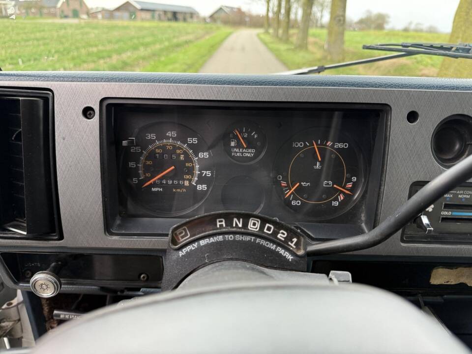 Bild 8/19 von Chevrolet Sportsvan LWB (1993)