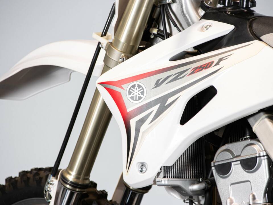 Image 9/50 de Yamaha DUMMY (2008)