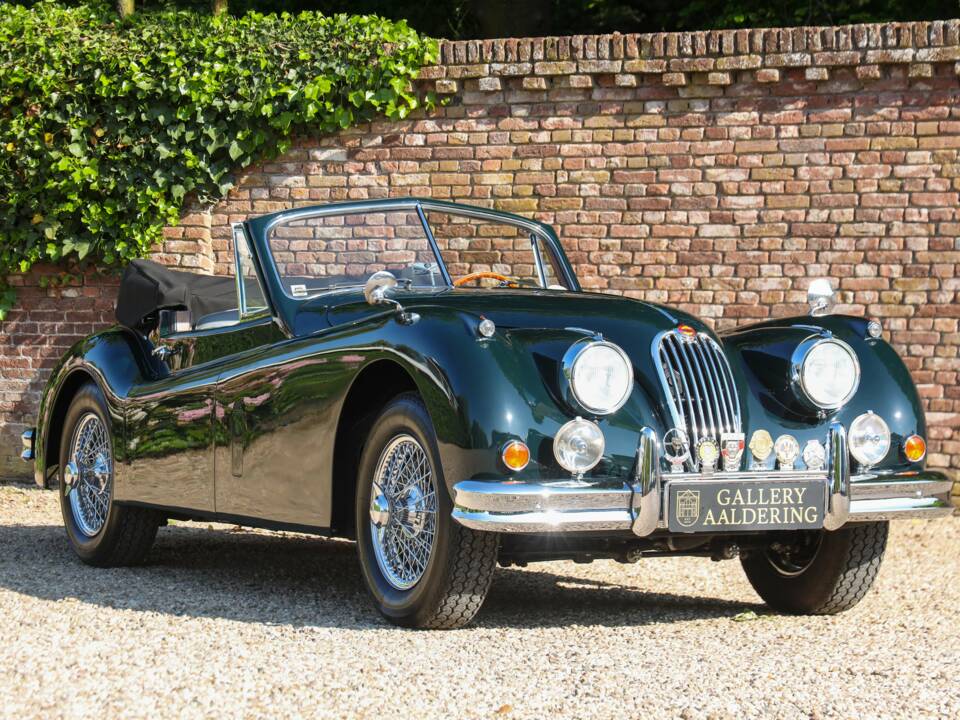 Afbeelding 48/50 van Jaguar XK 140 SE DHC (1957)