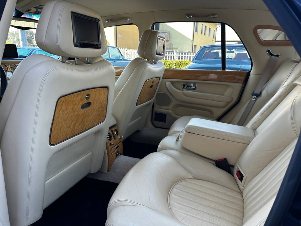 Image 19/22 of Bentley Arnage Red Label (2001)