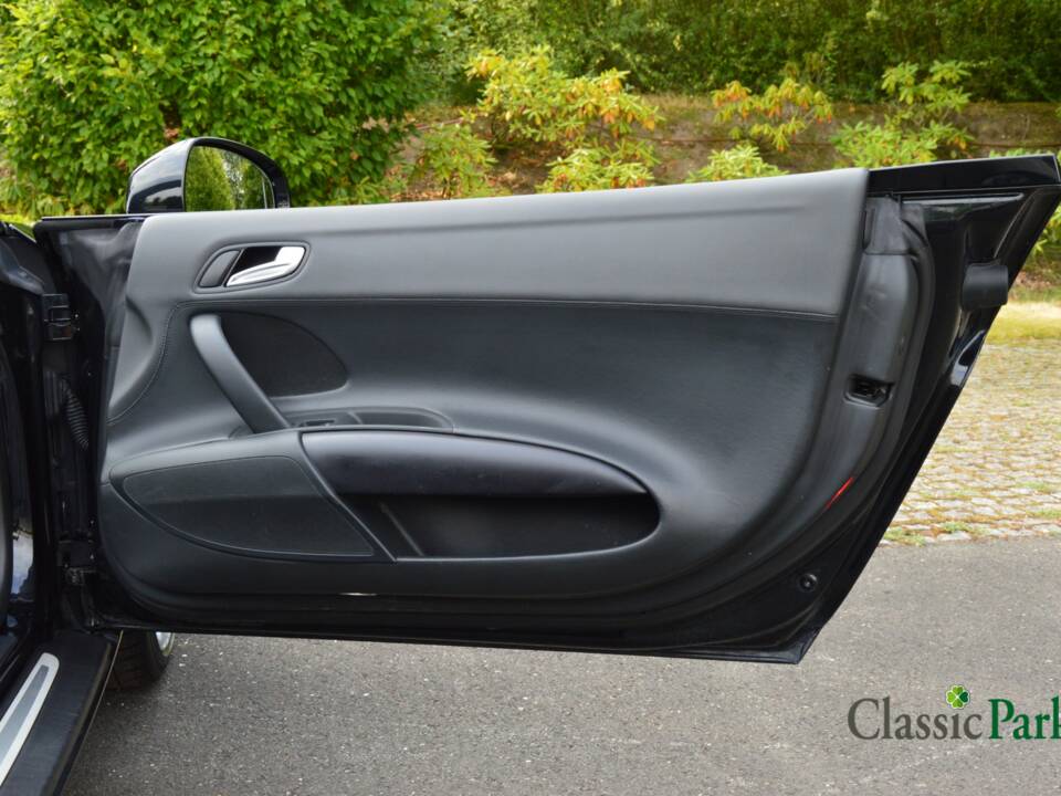 Image 25/50 of Audi R8 Spyder 4.2 FSI Quattro (2011)