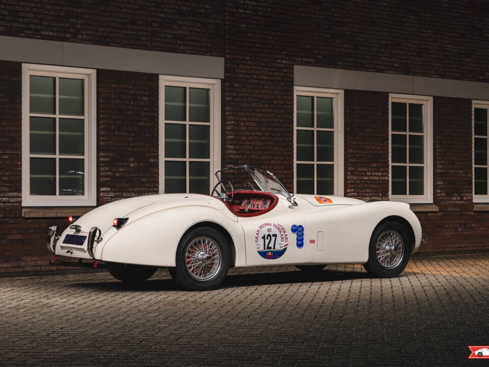 Image 2/24 of Jaguar XK 120 SE OTS (1954)