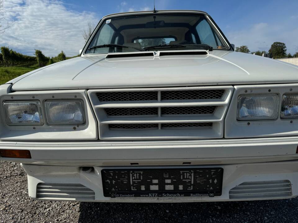 Image 2/18 of Volkswagen Golf Mk I Convertible 1.8 (1984)