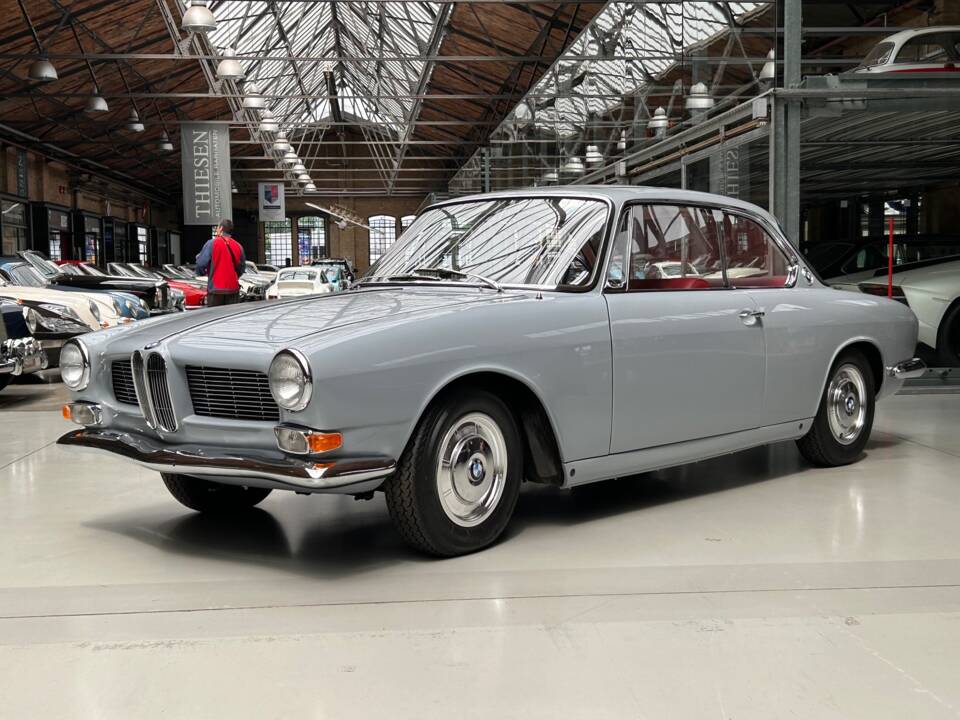 Image 2/34 of BMW 3200 CS (1965)