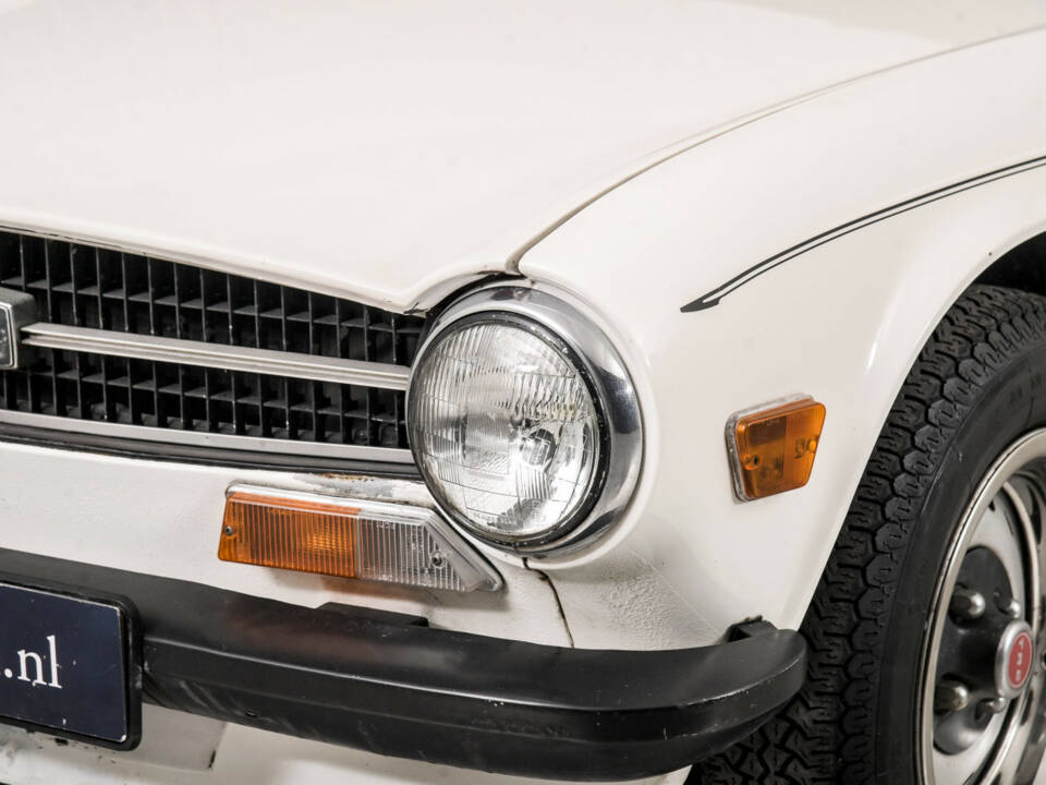 Image 23/50 of Triumph TR 6 (1973)