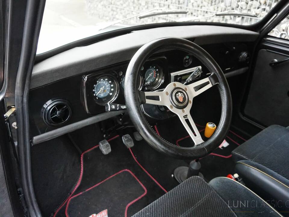 Image 30/64 of Mini 1100 Special (1980)