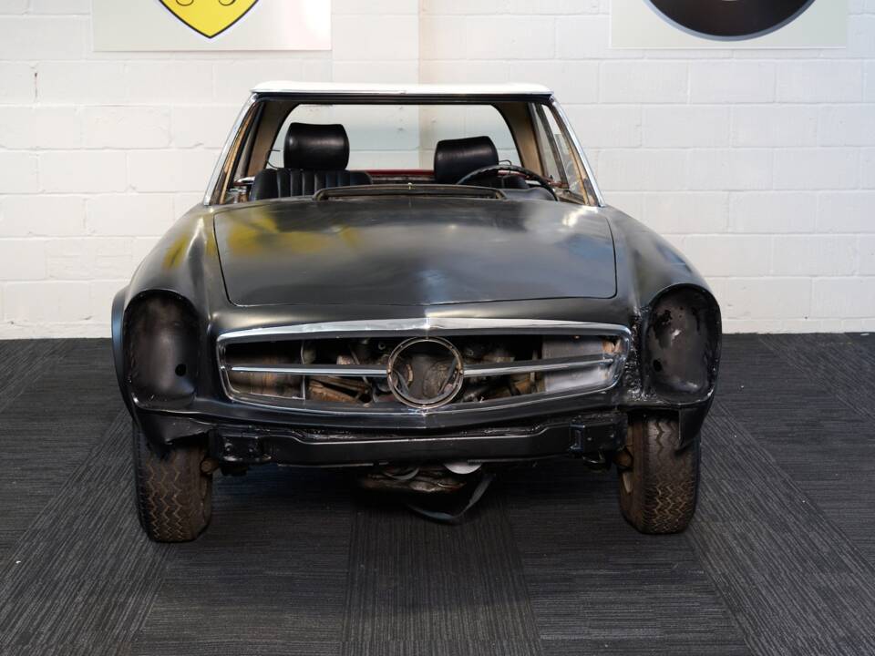 Image 6/47 de Mercedes-Benz 250 SL (1967)