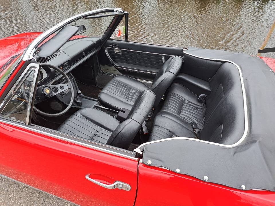 Image 9/14 of Peugeot 504 Convertible (1970)