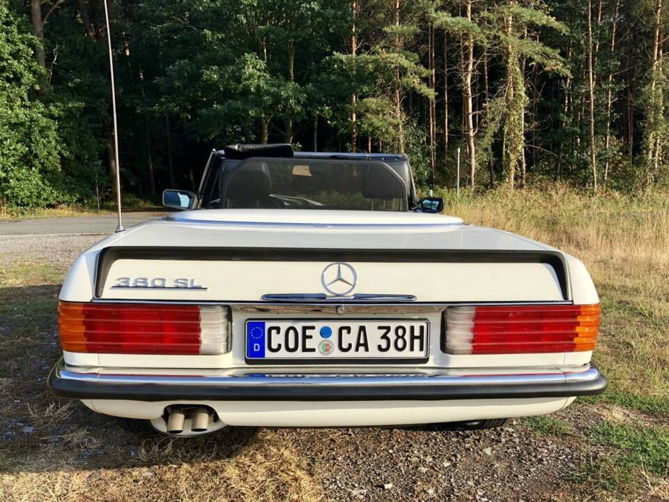 Afbeelding 3/5 van Mercedes-Benz 380 SL (1983)