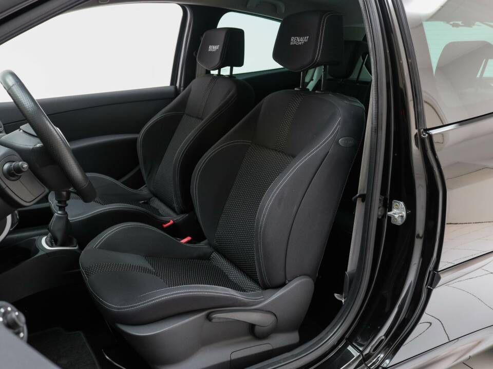 Imagen 8/14 de Renault Clio II 2.0 RS Cup (2007)