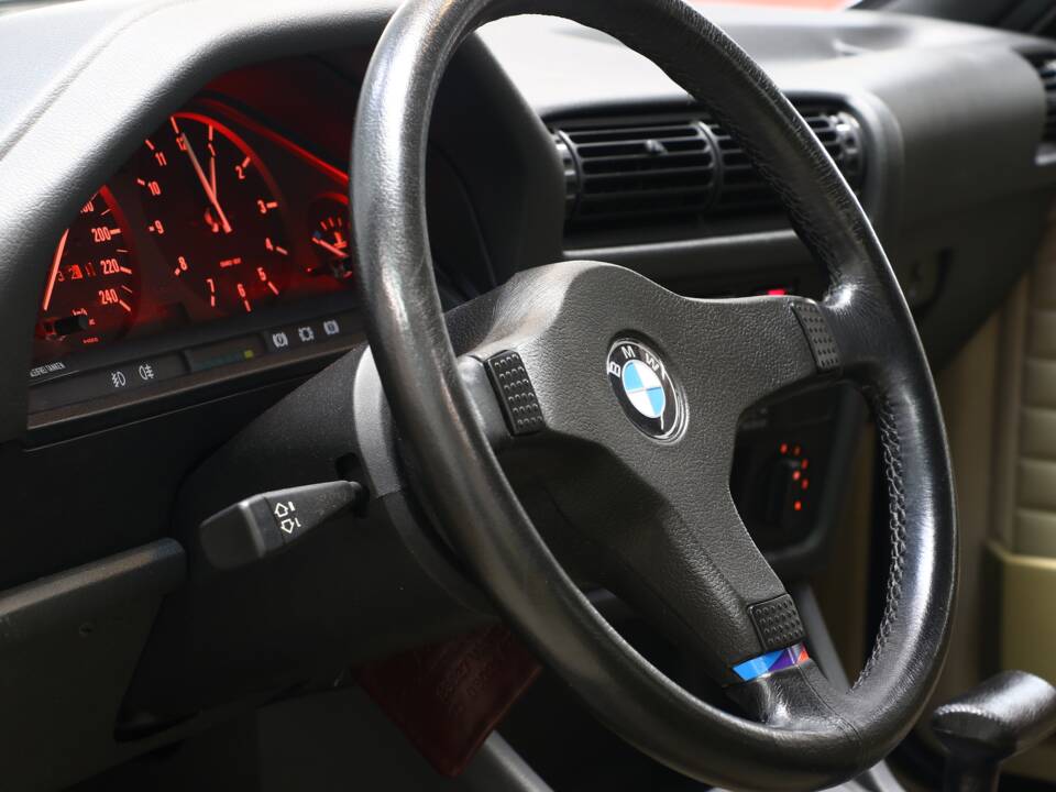 Afbeelding 23/40 van BMW 318i (1987)