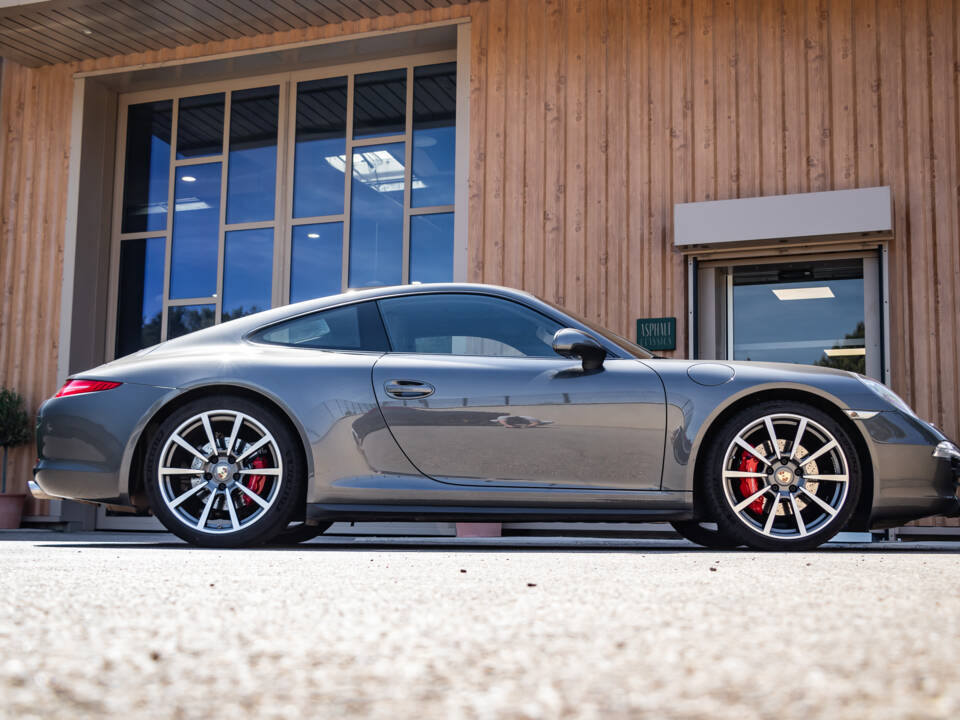 Image 11/50 of Porsche 911 Carrera 4S (2013)