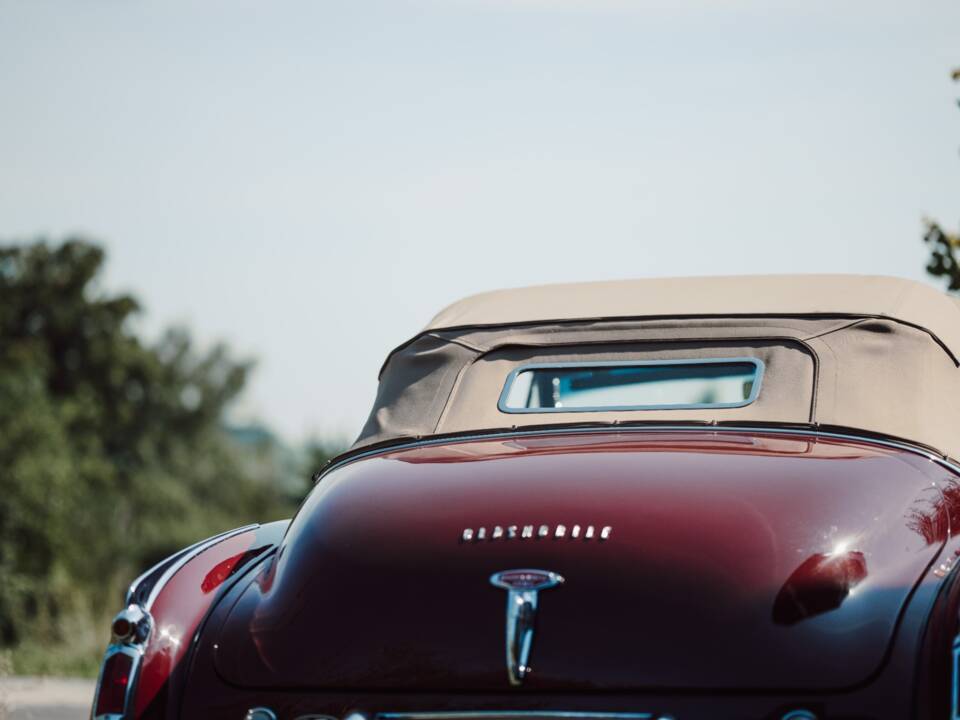 Image 5/18 of Oldsmobile 98 Coupe (1949)