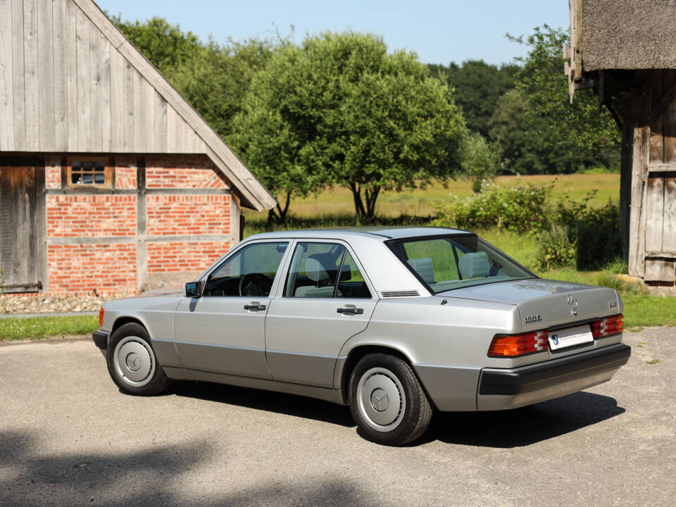 Immagine 7/100 di Mercedes-Benz 190 E 2.3 (1992)