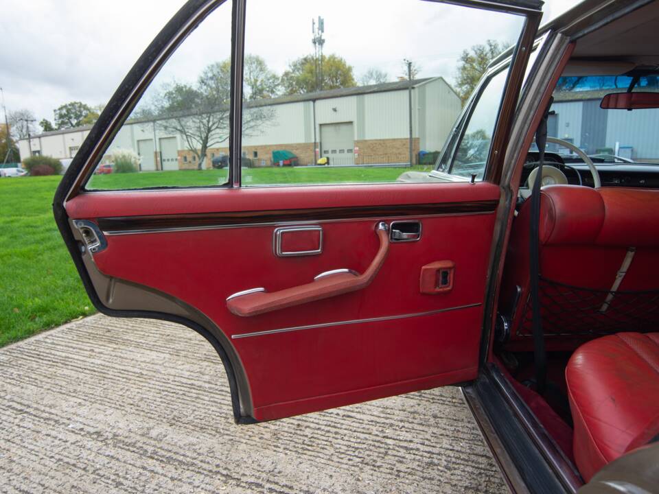 Bild 18/36 von Mercedes-Benz 300 SEL 6.3 (1969)