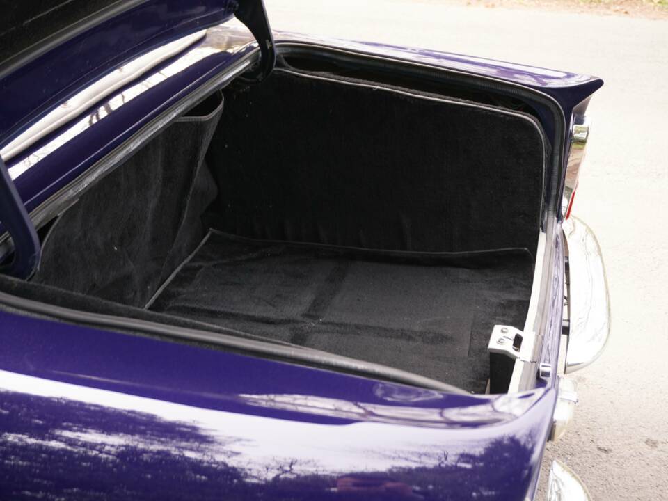 Bild 16/17 von Aston Martin DB 6 Volante (1967)