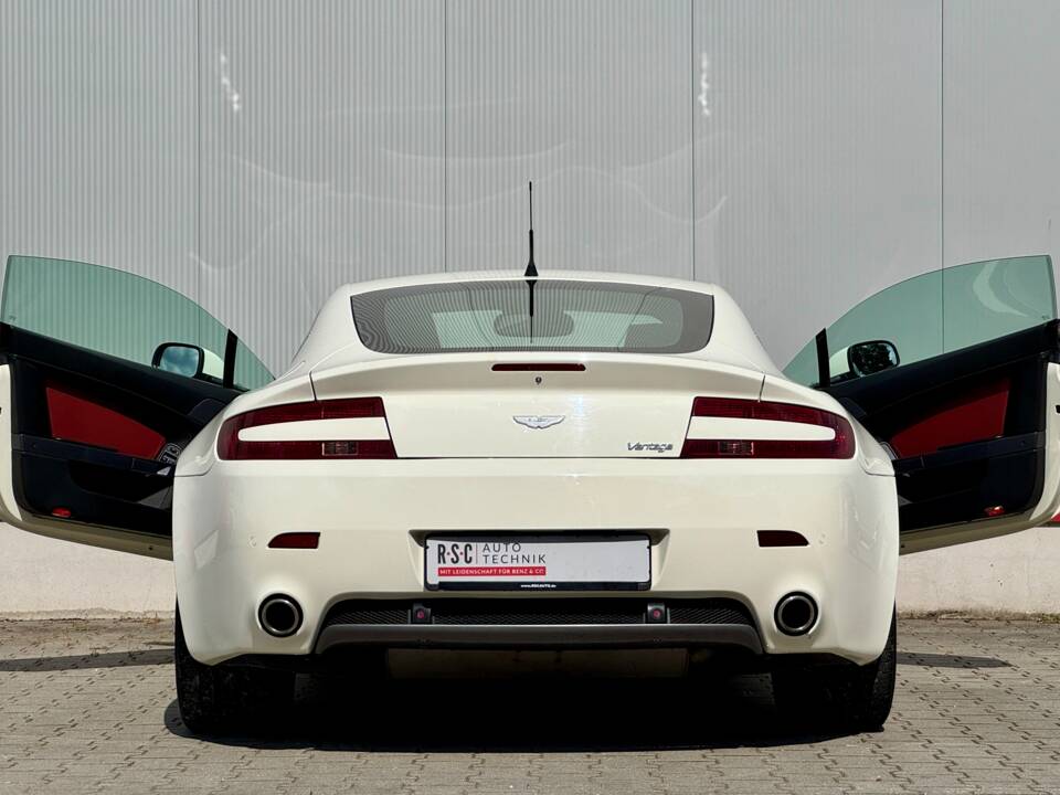 Image 11/25 of Aston Martin V8 Vantage (2007)