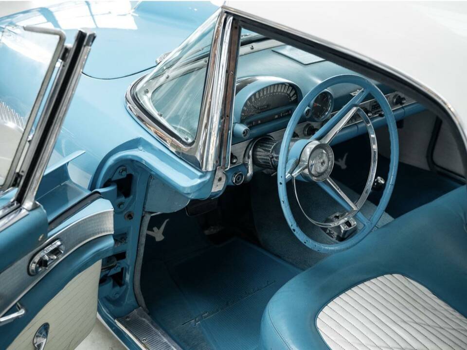 Image 39/41 of Ford Thunderbird (1956)