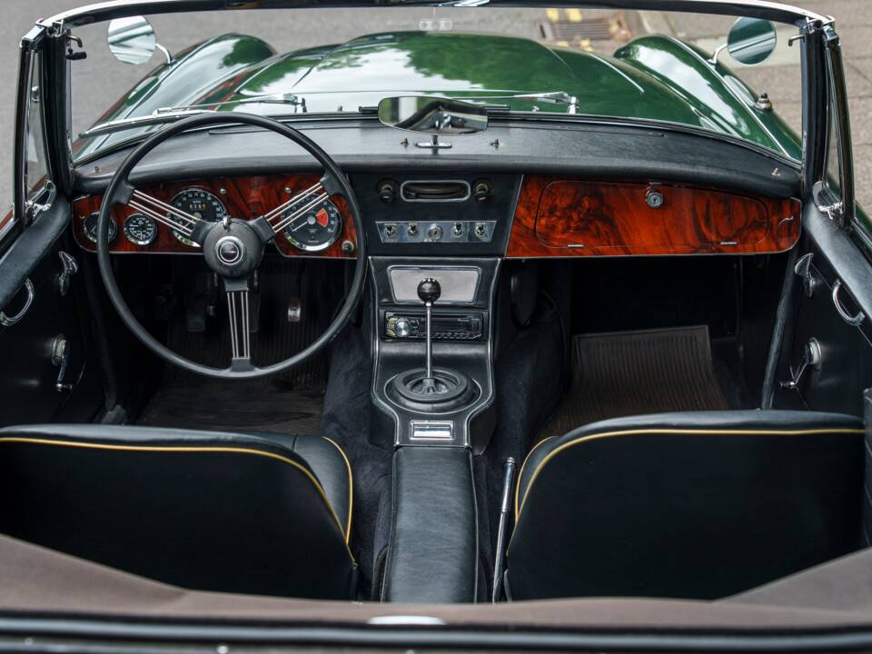 Image 18/29 of Austin-Healey 3000 Mk III (BJ8) (1967)