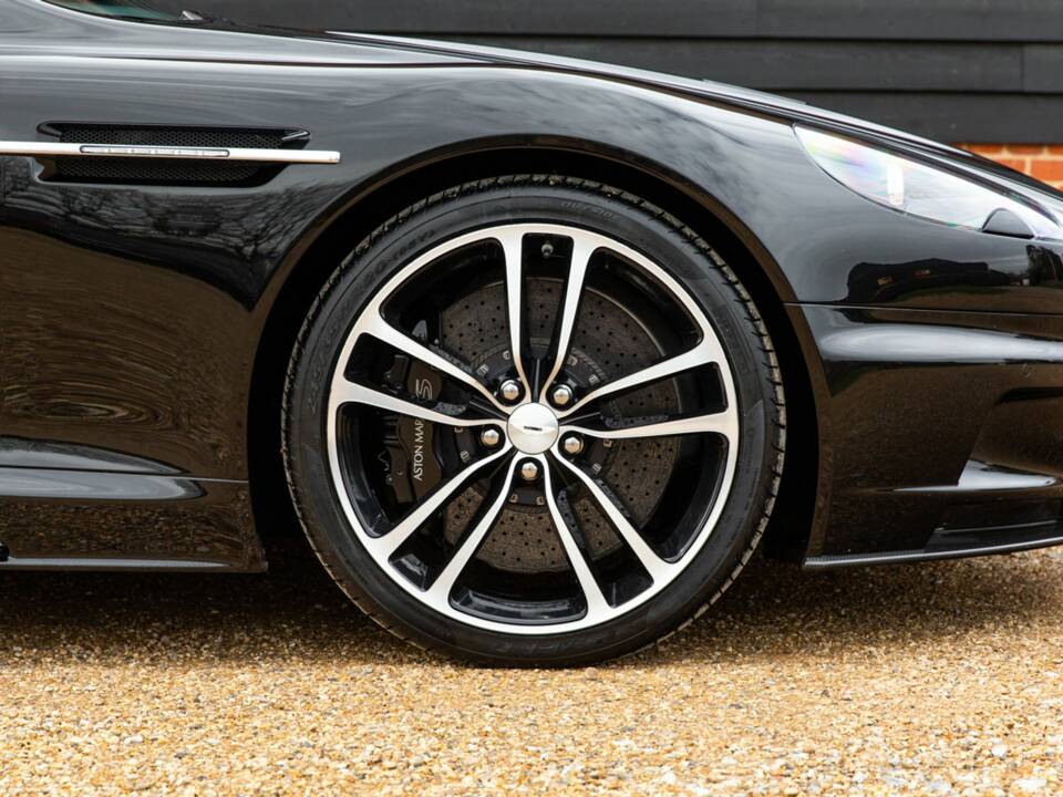 Image 9/50 of Aston Martin DBS Volante (2012)